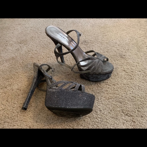 Shoes - Silver/grey platforms